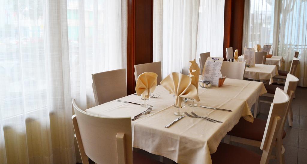Hotel Midi Lido di Jesolo Exterior photo